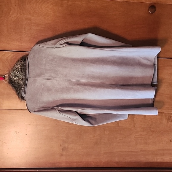 Iman grey dress coat with Faux fur collar, size L. - Picture 4 of 6